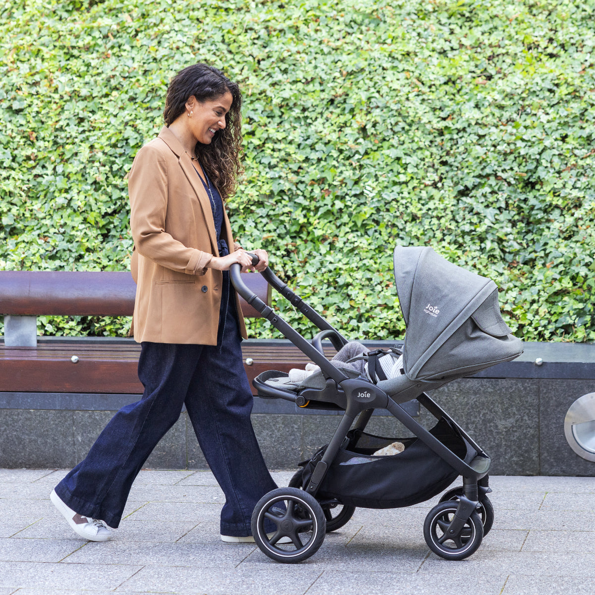 Joie Signature Finiti™ Stroller - Eclipse