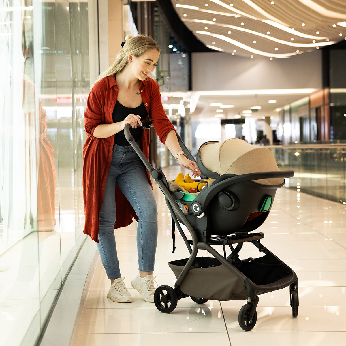 Lunar Air Travel System with Tulip i-Size Car Seat